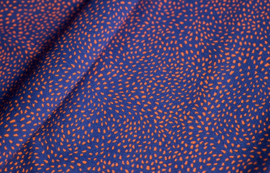 Tissu nommé "Peaux Bête Blue" de la Marque My Dress Made, dessiné et confectionné dans la région de Lyon