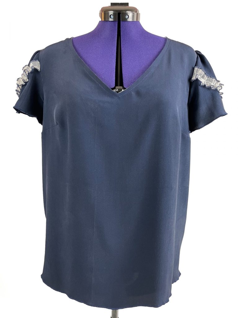 Top La Saumuroise sur mannequin