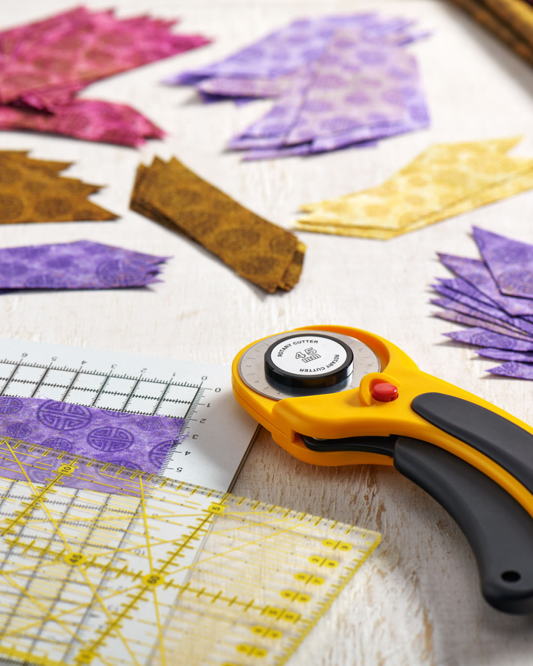 astuce pour coudre plus vite : utiliser un cutter rotatif